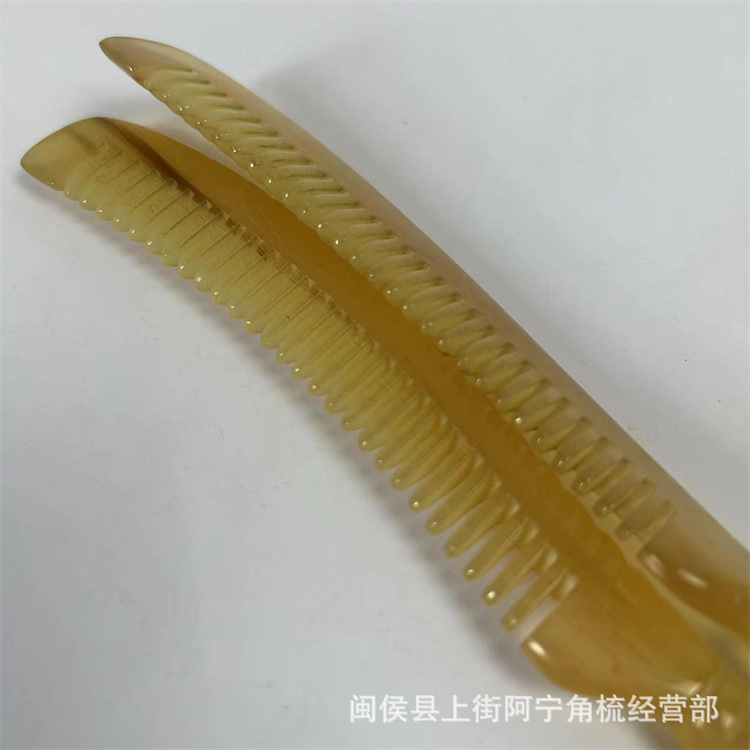 Thickened Goat Horn Comb 18cm Meridian Massage Comb with Handle for Hair Care and Scalp Grooming quality and texture
