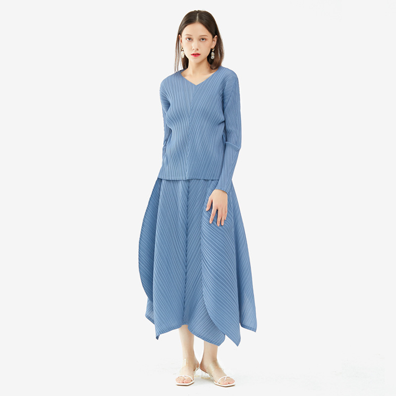 Miyake Pure Color Basic Two-Piece Set 2026 Spring New Product Large Hem Skirt Long-Sleeved V-Neck Top Women's Clothing