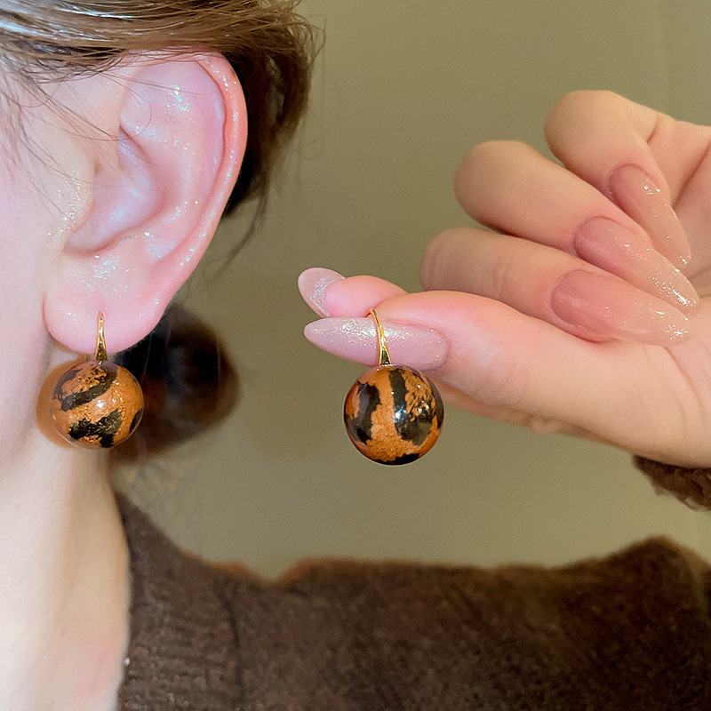Pendientes de borla de flores de tul de aguja de plata Pendientes de súper hada verde menta fresca Pendientes de diseño exagerado de nicho