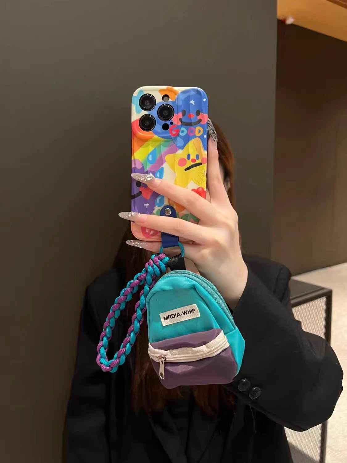 Graffiti Rainbow Flower Adecuado para iPhone 16PROMAX Funda para teléfono móvil 14 Apple 15 Colgante de pato amarillo 13 Mujer 16