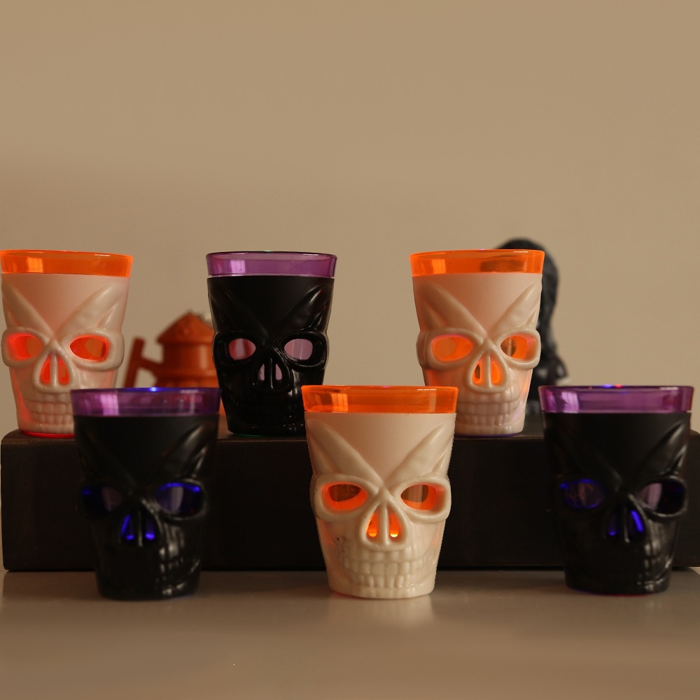 Nuevo Halloween brillante taza de vino atmósfera decoración props horrores esqueleto taza de vino LED decoración de luces electrónicas al por mayor image 1