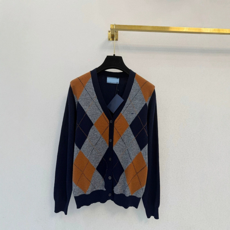 Shenzhen Nanyou P-brand~Premium~Version 26 Early Autumn New Style Color-Block Diamond Pattern V-neck Knit Long-Sleeve Cardigan