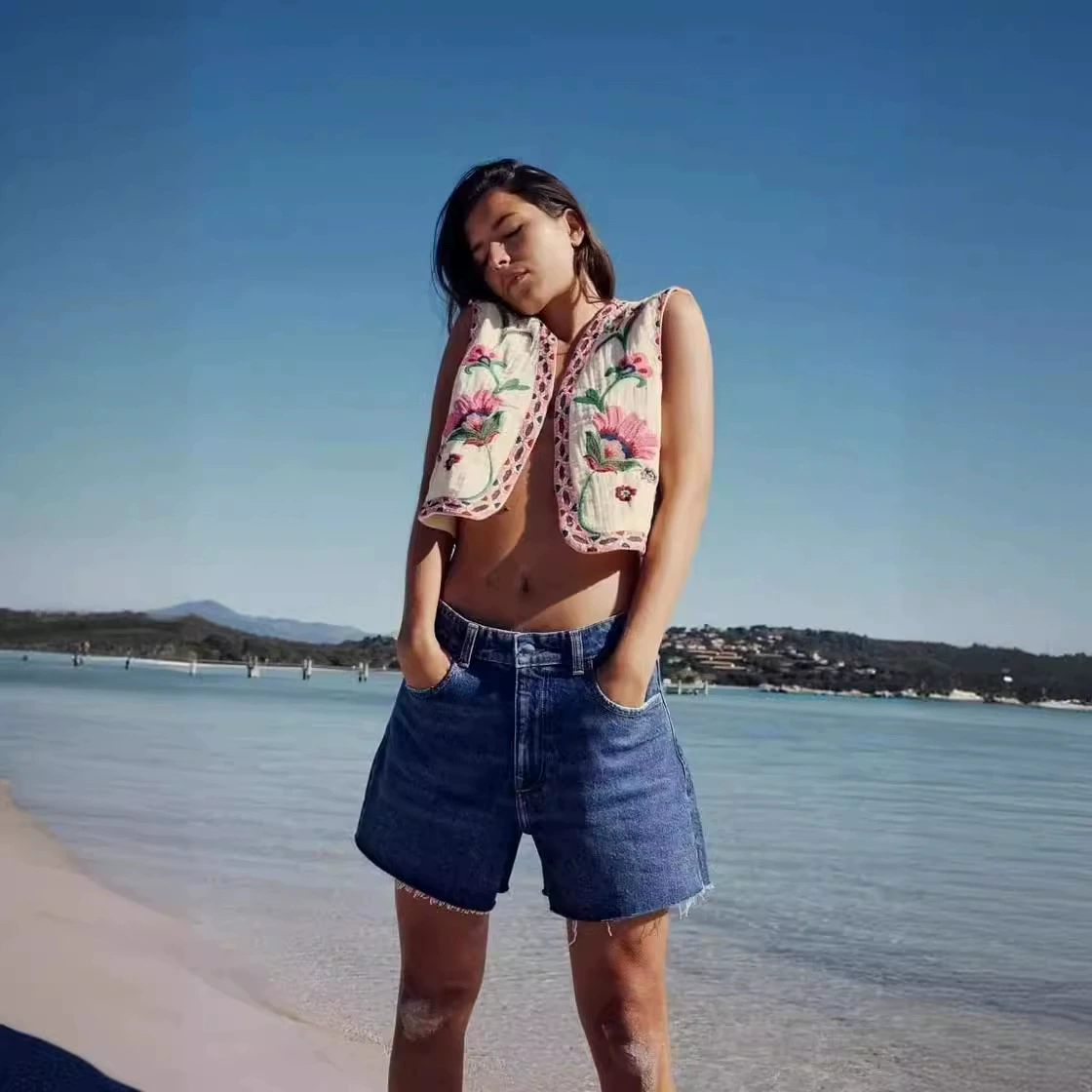 Новинка 2024 года: вышитый жилет-кардиган в европейском и американском стиле для повседневной носки, с цветочным узором, для трансграничной торговли.