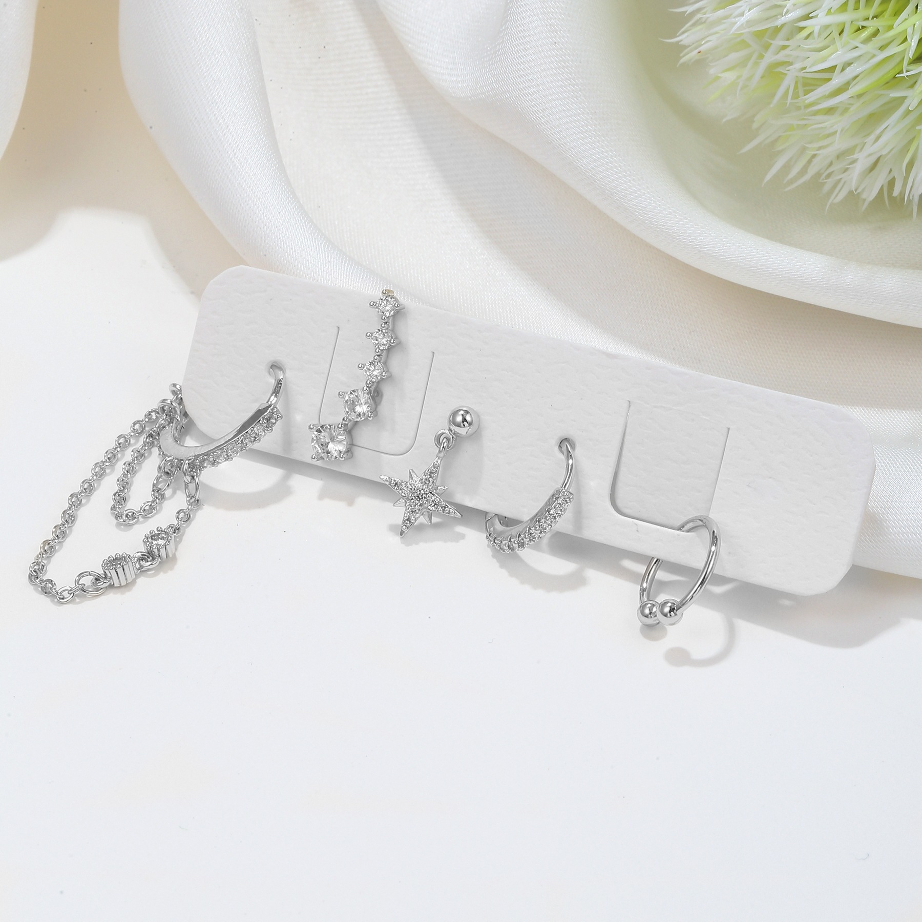 Simple Style Star Copper Inlaid Zircon Earrings 1 Set