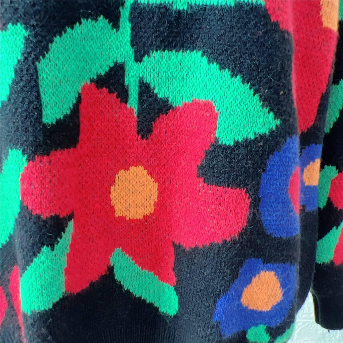 Neuer, mit großen Blumen bestickter Rundhalspullover für Damen, lockerer, langärmeliger Strickpullover für Damen_voghion.com