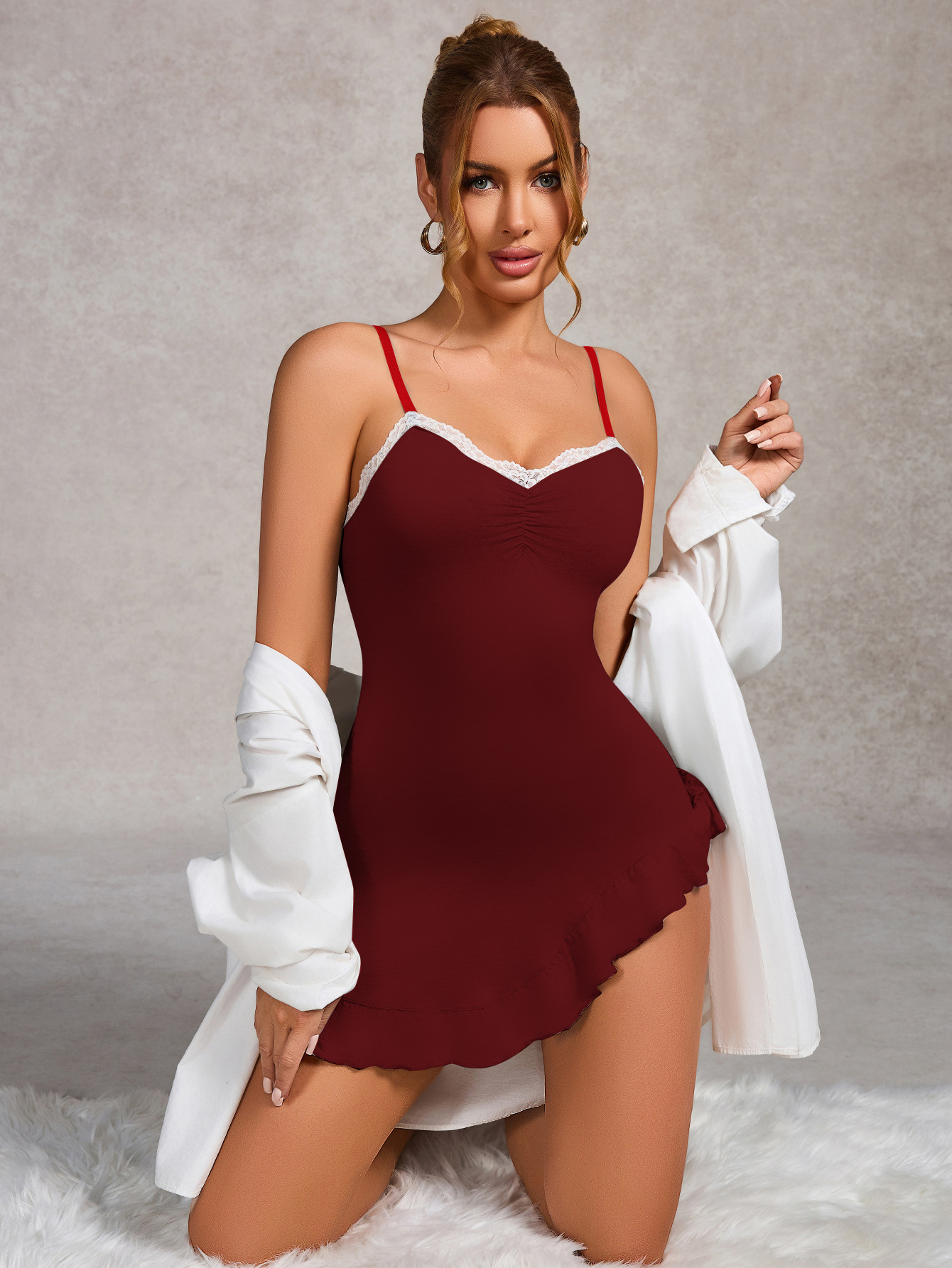 Camisón transfronterizo europeo y americano sexy con volantes irregularmente delgado y delgado vestido de encaje con tirantes mujeres