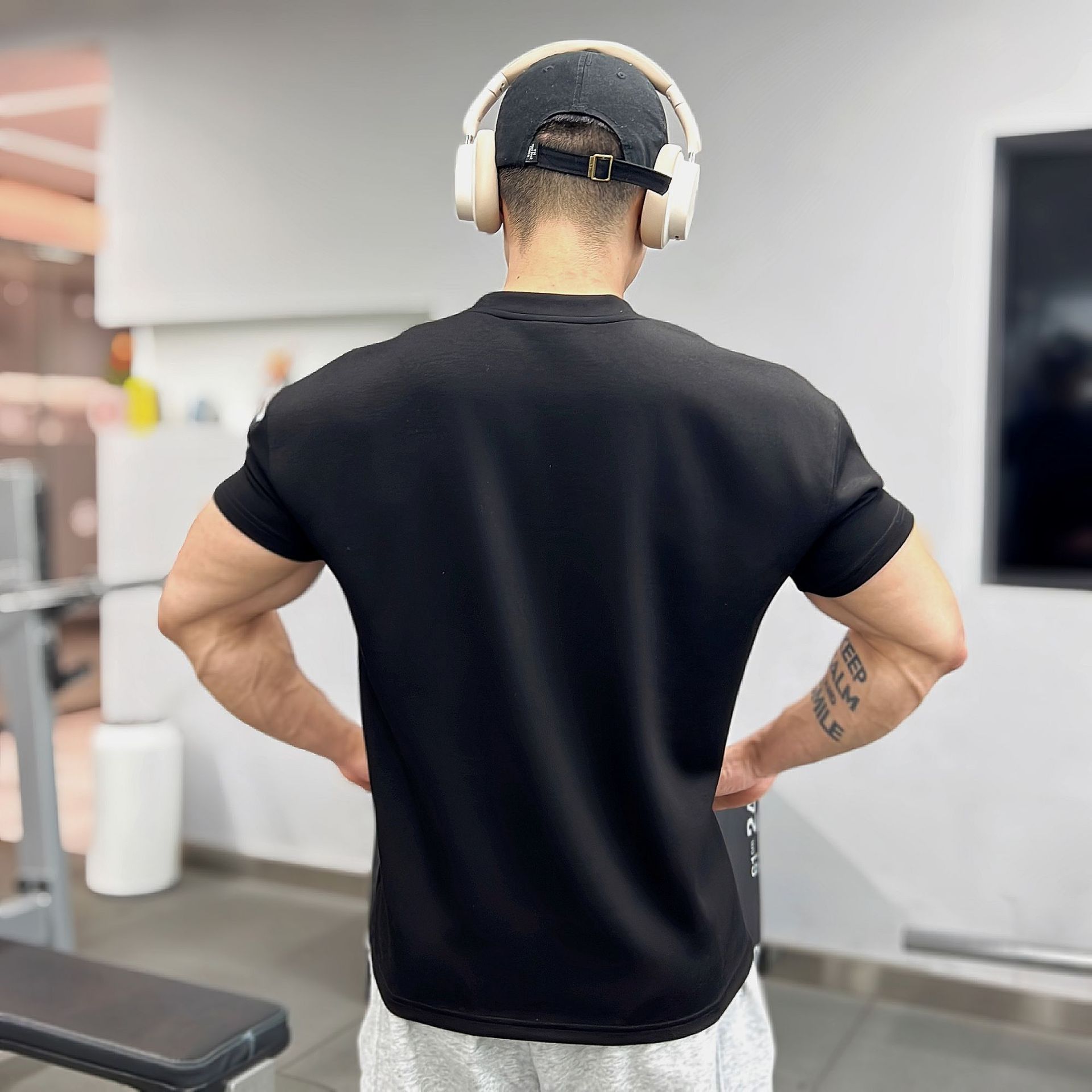 High quality Autumn men long sleeved T-shirt Fashion sport Round Collar fitness running mesh Breathability Training t-shirt men