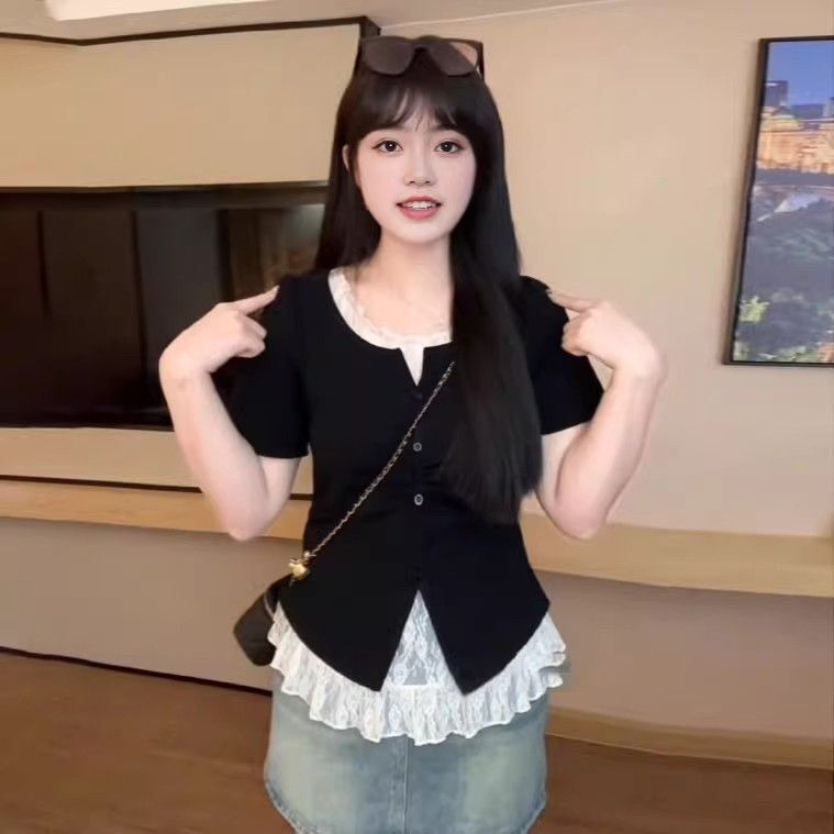 Plus-Size Lace Patchwork Faux Two-Piece Short-Sleeve T-Shirt for Women, New Summer Style, Loose Fit, Flattering and Versatile Top