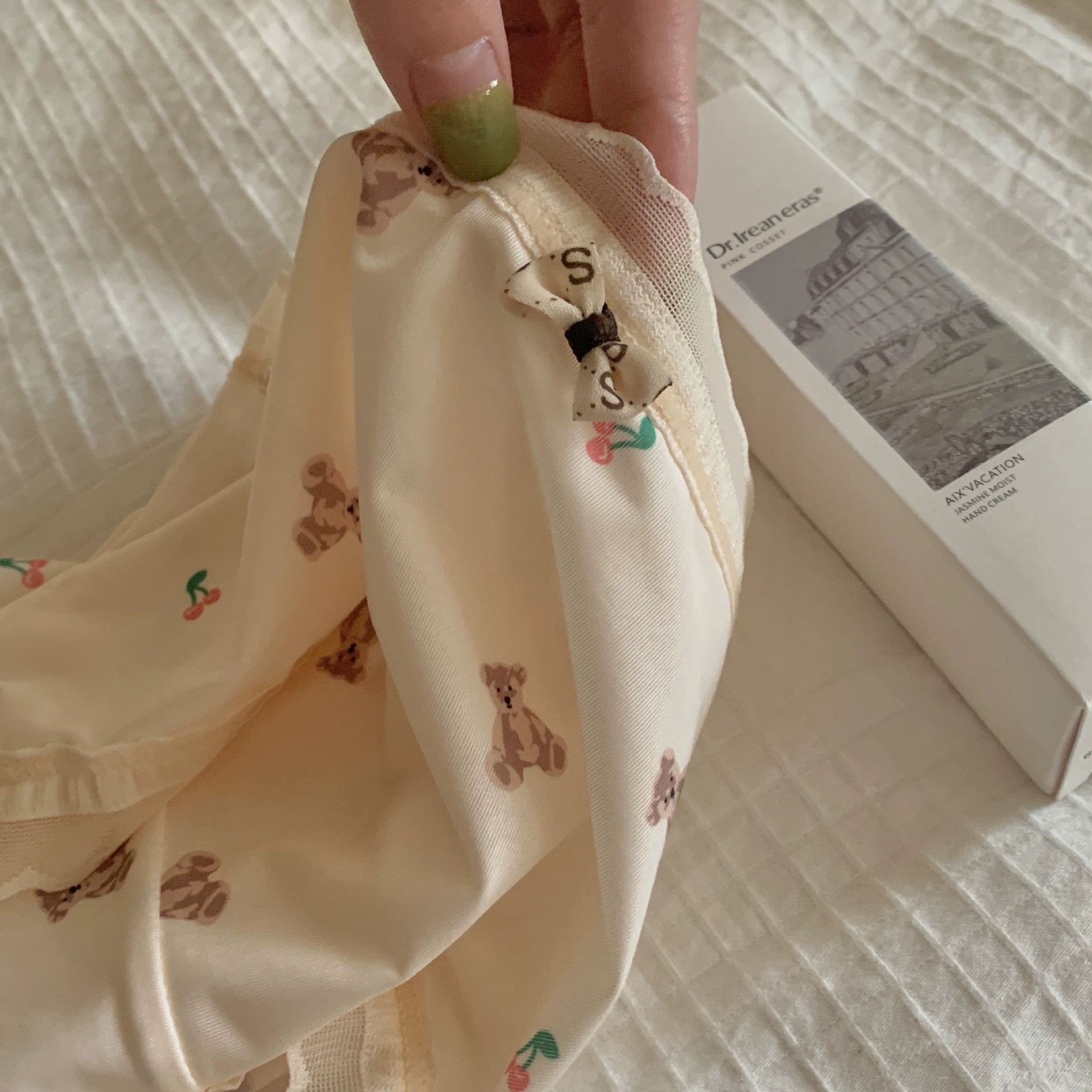Японские дышащие шелковые кружевные comfortable штаны, с маленькими медведями