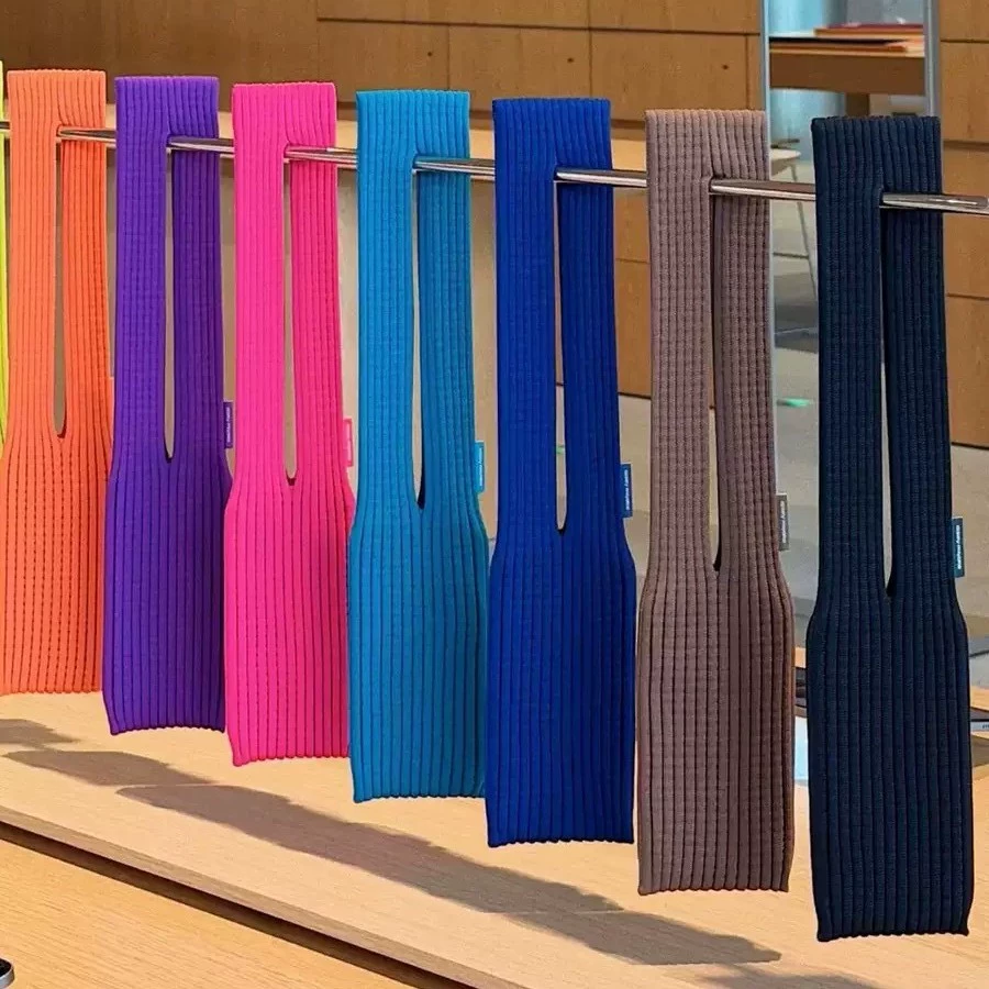 Та же вязаная сумка Apple iPhonePocket, короткая модель, длина 40 см, стиль 80 см, модные аксессуары высокого класса