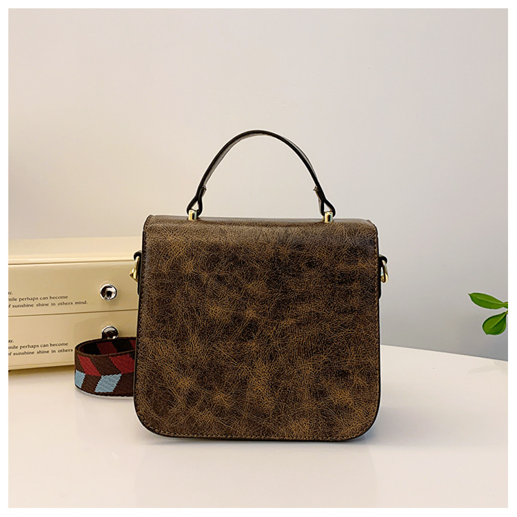 Women's Medium Pu Leather Marble Classic Style Lock Clasp Handbag display picture 10