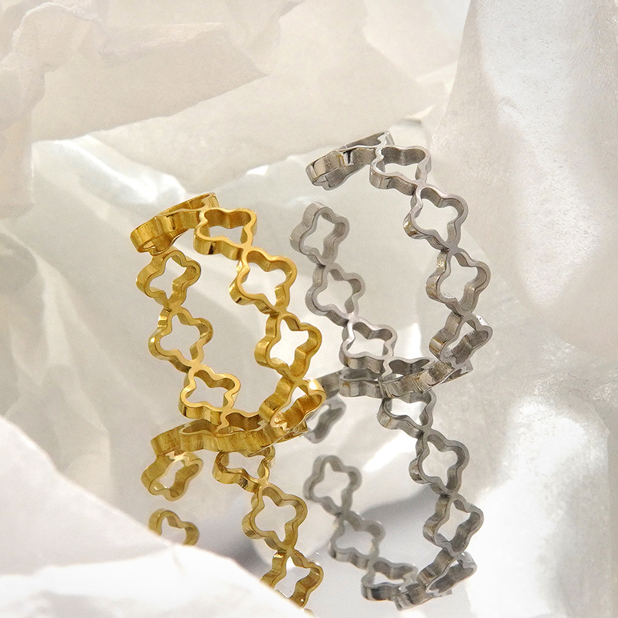 Cross-border bestseller stainless steel hollow four-leaf clover ring, niche light luxury high-end floral open ring jewelry
