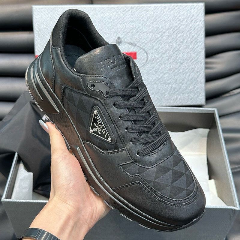 European Men's Casual Triangle Logo Thick-Soled Genuine Leather Patchwork Sneakers Fashion Versatile Breathable Lace-Up Dad Shoes