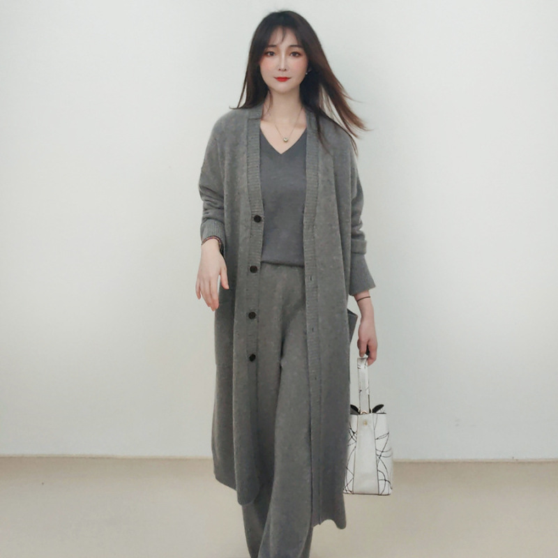 Knitted coat coat for women 2023 autumn and winter New V-neck loose simple versatile pure cashmere long cardigan