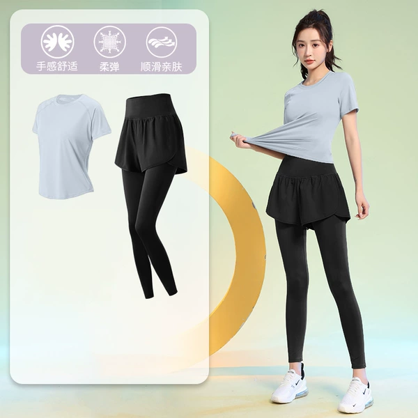 Black trousers, with short sleeve