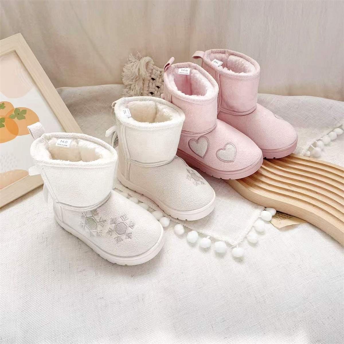 New Japanese Winter Girls' Solid Color Embroidered Snow Boots with Fleece Lining, Thickened Heel, Bowknot Baby Cotton Shoes