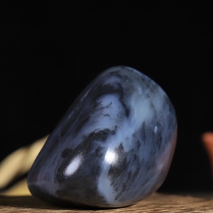 Jin Yutang Xinjiang Hotan Blue and White Seed Material Original Stone Pendant Jade Fine, Warm, Oily, Full of Simple Shape