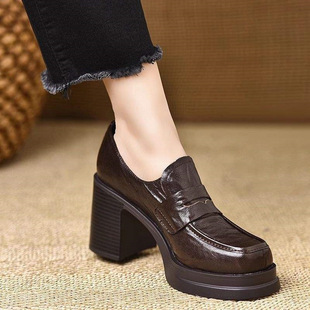 ��ѥ��׷�ˮ̨�߸�Ь�ָ���چ�Ьһ�_�ő��˘���ŮЬ