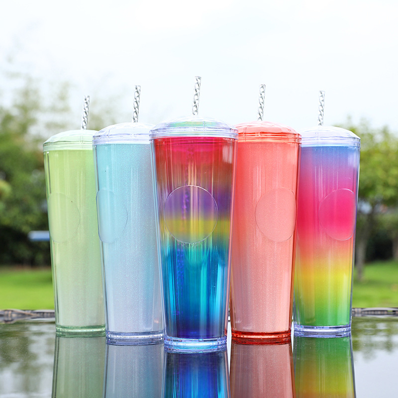 Suministro directo de fábrica nueva taza de bebida directa taza de agua spot taza de paja taza de plástico creativo femenino de verano taza de bebida fría portátil