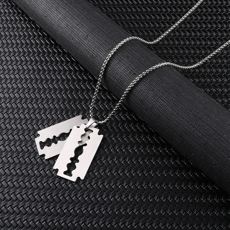 Punk Streetwear Blade Titanium Steel Polishing Men's Pendant Necklace display picture 3