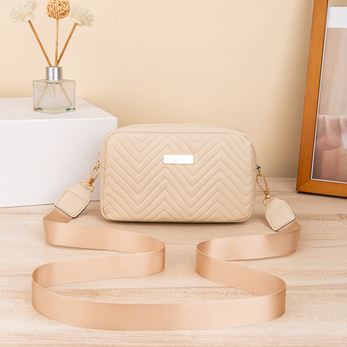 Nieuwe trendy kleine vierkante tas met golvend reliëf, schoudertas/crossbodytas met pailletten, frisse stijlvolle damestas._voghion.com