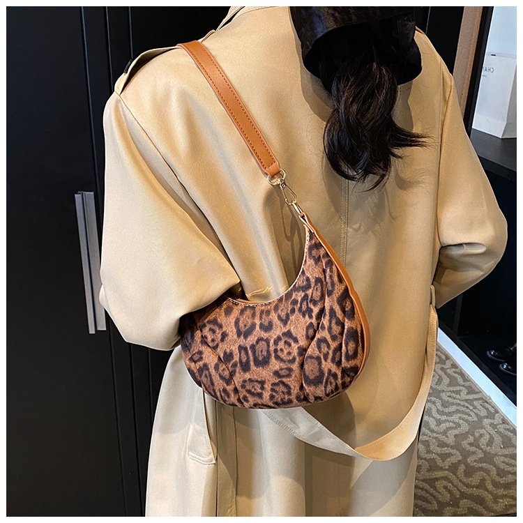 Leopard print cross-border niche bags for women, versatile and fashionable new retro underarm bag, stylish and individual commuting single-shoulder bag undefined
