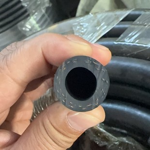 Nitrile Rubber Oil-Resistant Three-Glue Two-Line Electronically Injected Fuel Pipe Resistant to High and Low Pressure