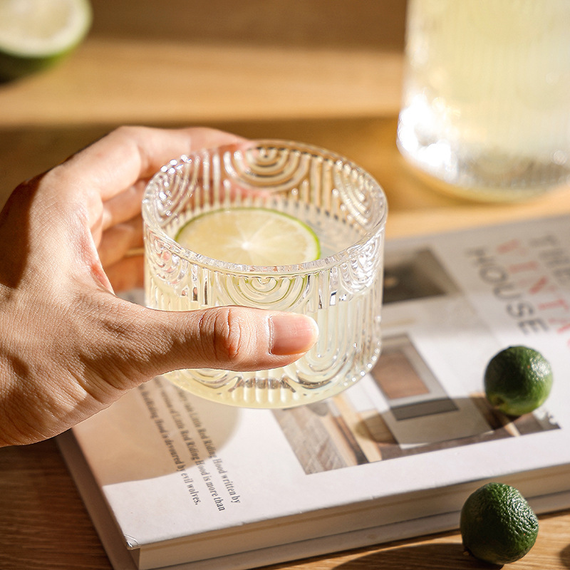 Europa retro vertical de gran capacidad de vidrio fría tetera de agua fría casera taza de jugo de frutas una taza set