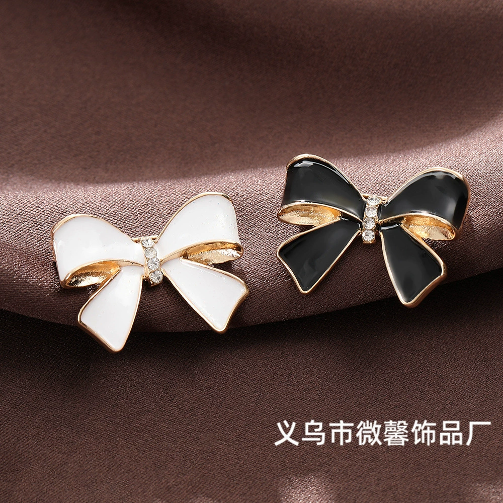 Новый маленький ароматный ветер бант брошь высокого класса ретро черный сплав костюм кардиган фиксированный анти-выгул брошь