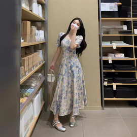 茶歇法式连衣裙夏季方领 正肩短袖收腰显瘦甜美仙女油画碎花长裙