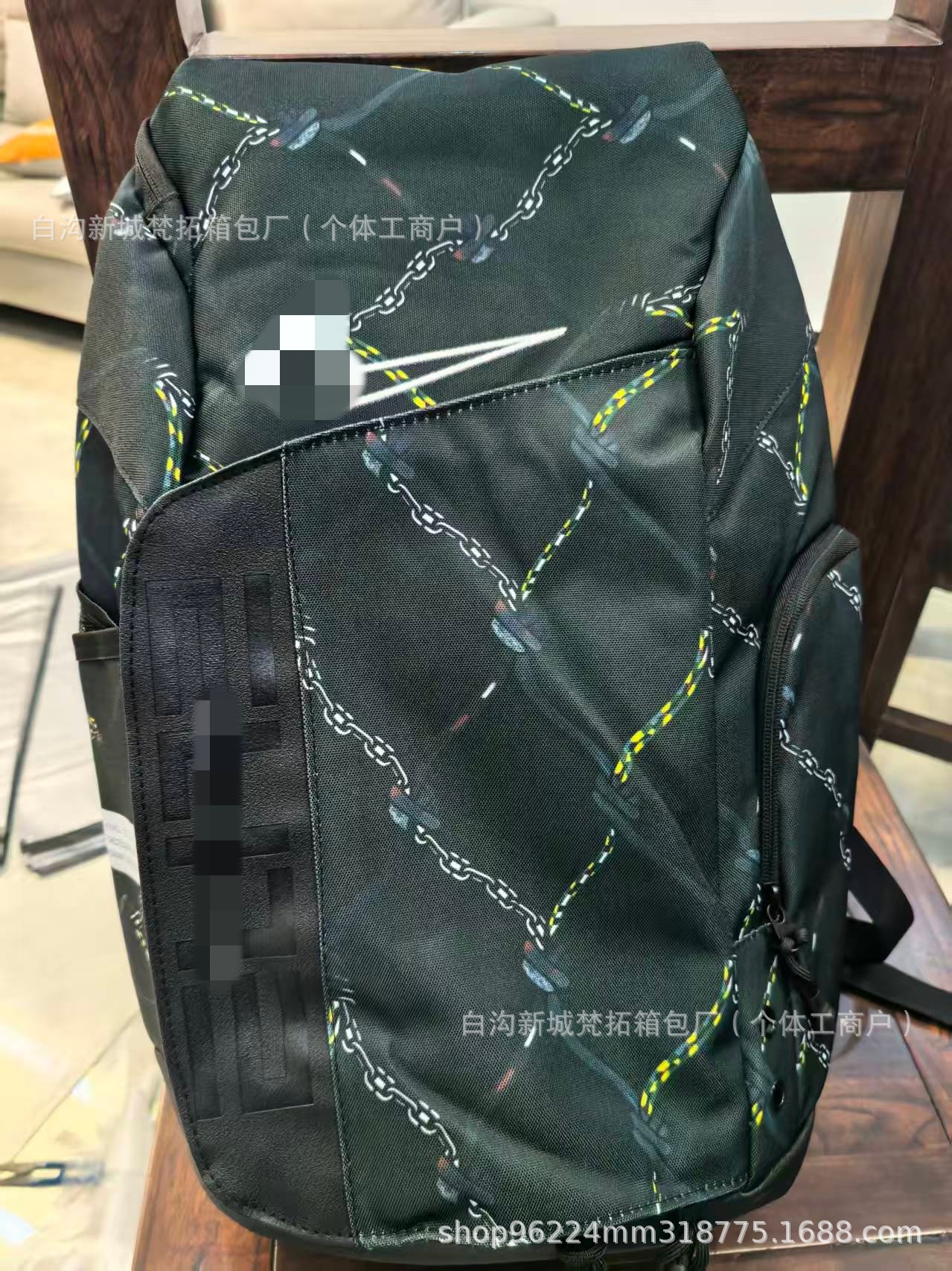 黑绿链条纹