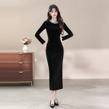 赫本风高级感长袖连衣裙女秋冬法式重工钉珠打底黑色丝绒包臀长裙