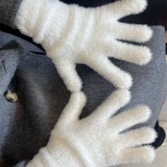 韓国の冬の手袋はミンクの毛の手袋の新型の純色の甘いinsの毛の保温の手袋をまねて自転車に乗って防寒します。