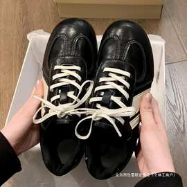 休闲运动舒适面包鞋网红新款小众黑色百搭设计感板鞋软底德训鞋女