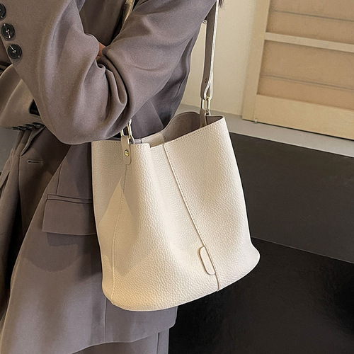 Women's bags 2024 new autumn and winter large-capacity armpit bucket bag retro versatile high-end bag single shoulder crossbody bag