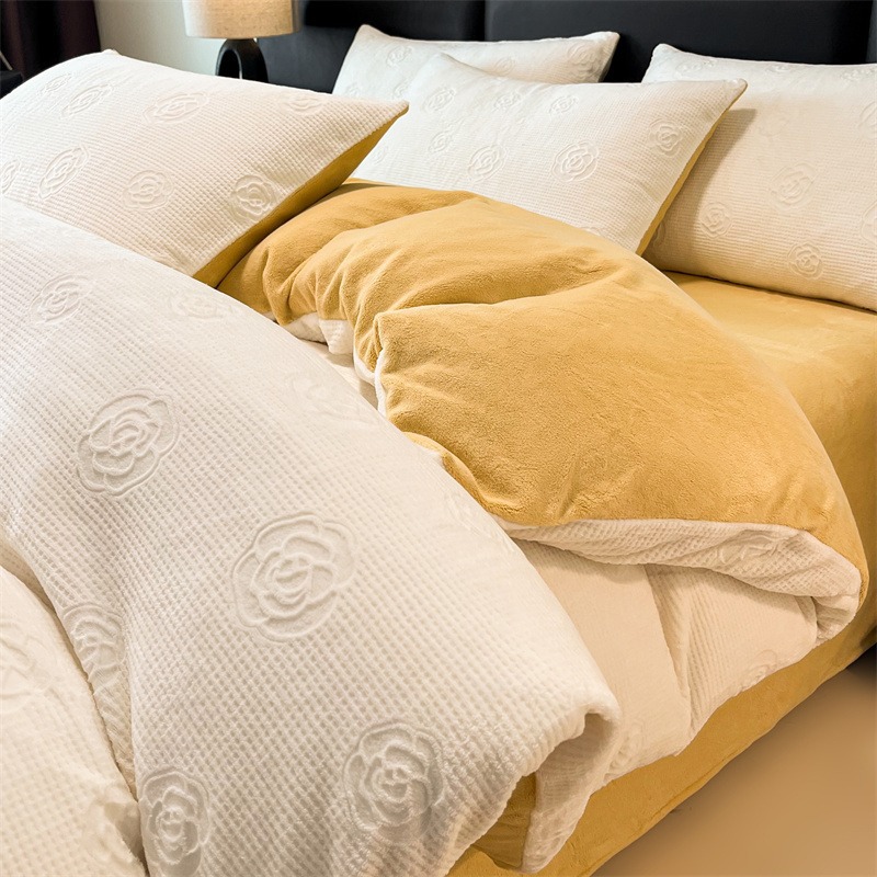 Cama de terciopelo de leche tallada gruesa de cuatro piezas de invierno cálido de coral franela edredón sábana de tres piezas