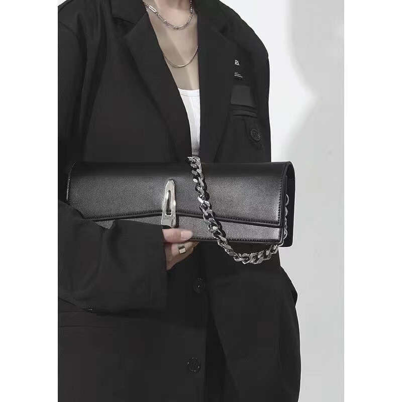 Black Chain Armpit Bag 2025 New Niche Shoulder Bag Clutch Lock Crossbody Satchel Baguette Bag