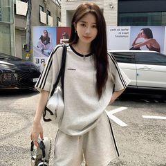 スリーストライプス カジュアル スポーツウェア スーツ 女子夏学生 ゆったり 韓国風 おしゃれ 半袖 ショーツ ランニング 2点セット トレンド