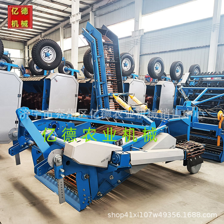 2020年新款多功能土豆地瓜收获机四轮车后置大型收获机批发直销