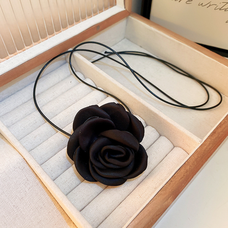 Tela hecha a mano collar de Rosa artificial diseño personalizado temperamento clavícula cadena cercanías collar de moda de alto grado