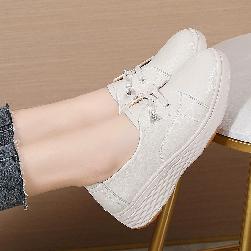 Повседневные белые туфли на толстой подошве для женщин, весна и осень 2025, новые туфли на платформе, удобные легкие туфли без шнуровки из натуральной кожи для мам