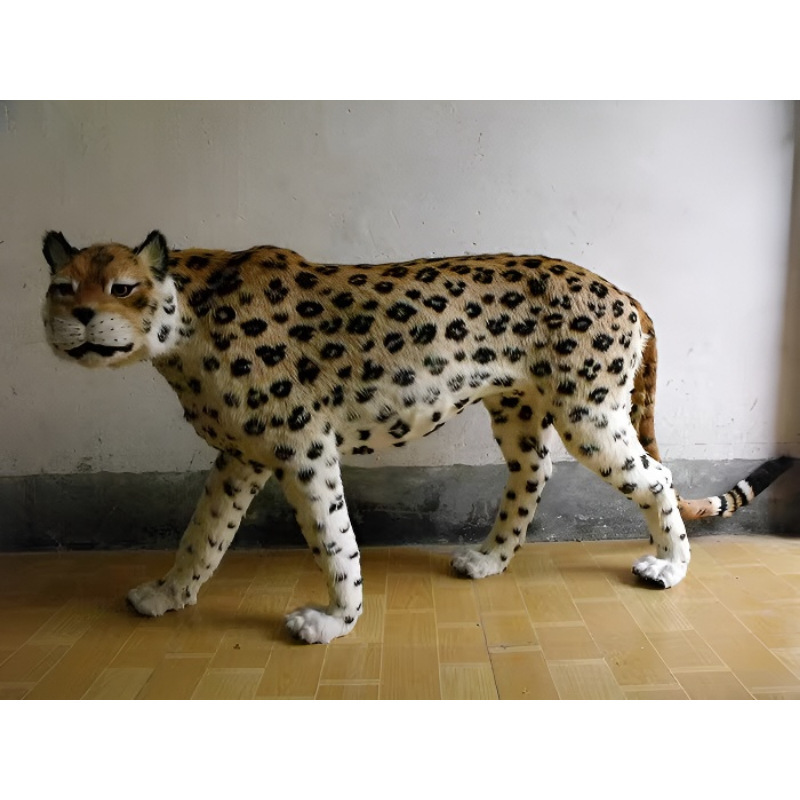 Large wild animal specimen Golden Leopard model decoration photo studio window props shopping mall display
