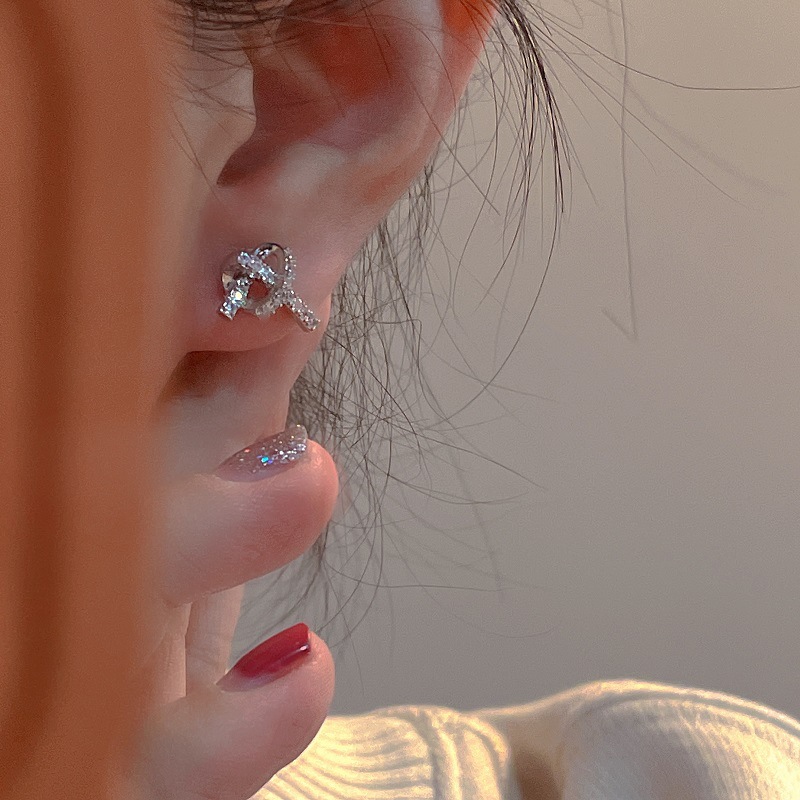 Retro universal design sophisticated small earrings with zircon