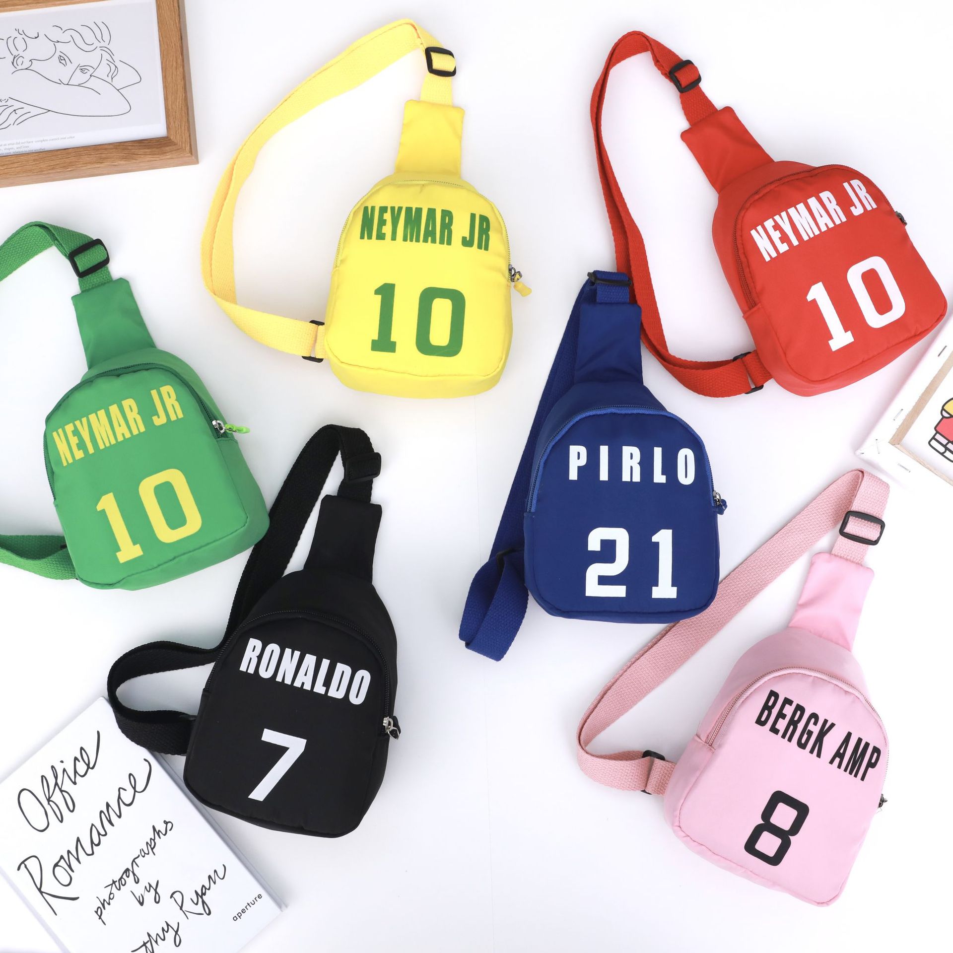 Bolso para niños de estilo coreano 2021 Nuevo bolso de hombro de letra impresa bolso de pecho de bebé de dibujos animados Lindo bolso de mensajero para niños y niñas