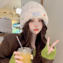 纽扣白鹿同款毛绒帽子女秋冬季新款百搭防寒保暖加厚显脸小毛线帽