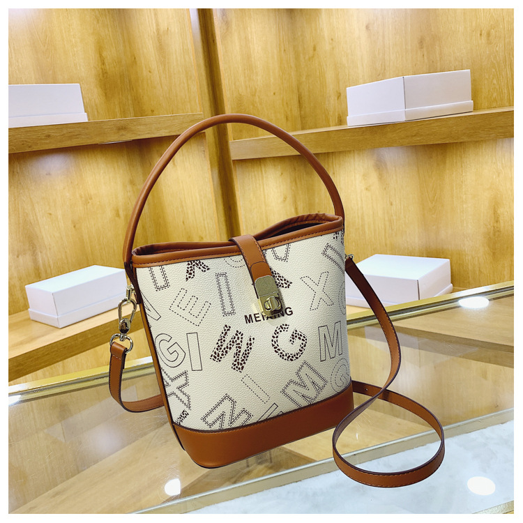 Borsa a tracolla monospalla classica versatile di vendita calda da donna 2023 con lettera stampata nuova_voghion.com