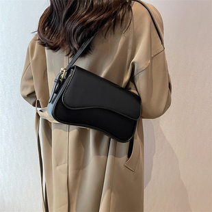 Quality fashionable one-shoulder bag, underarm bag, handheld bag strap, simple and elegant design