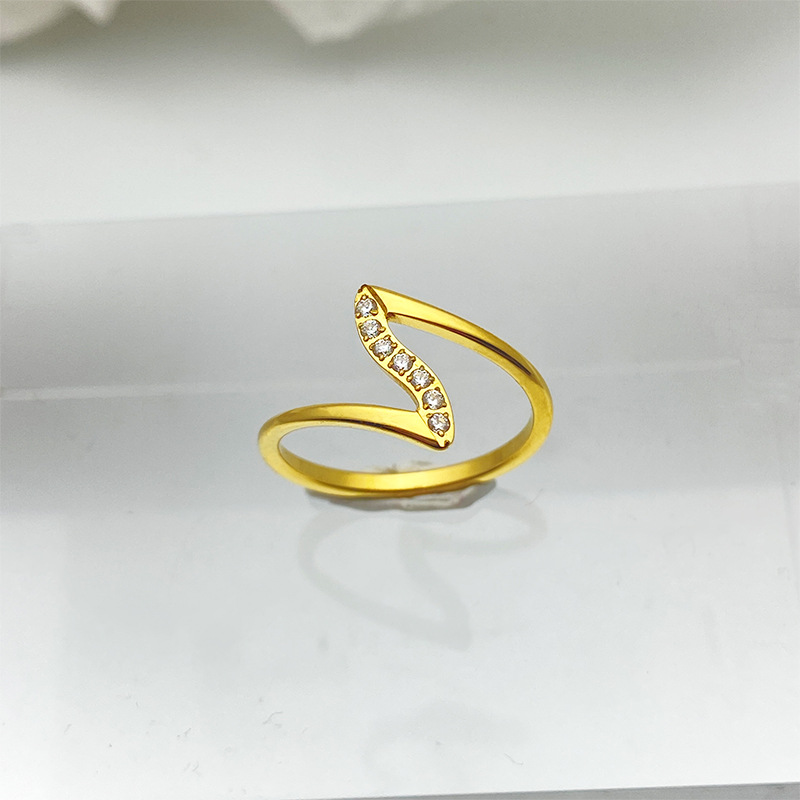 Sparkling Designer Ring For Women, Elegant & Comfortable Jewelry_voghion.com