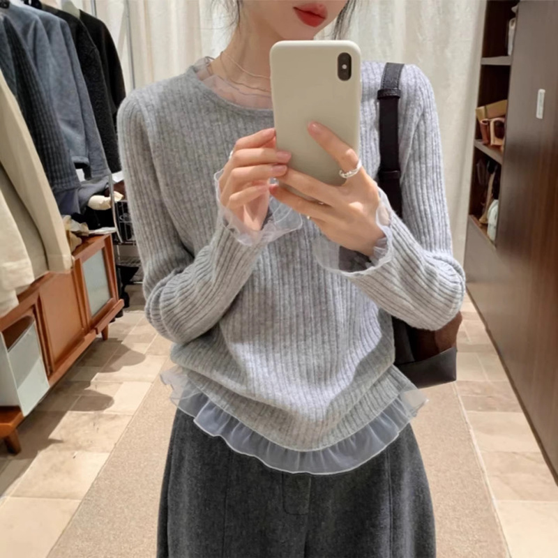 Gray Japanese-Style Lace-Trimmed Long-Sleeve Knit Base Shirt for Women, Super Stylish and Beautiful Top