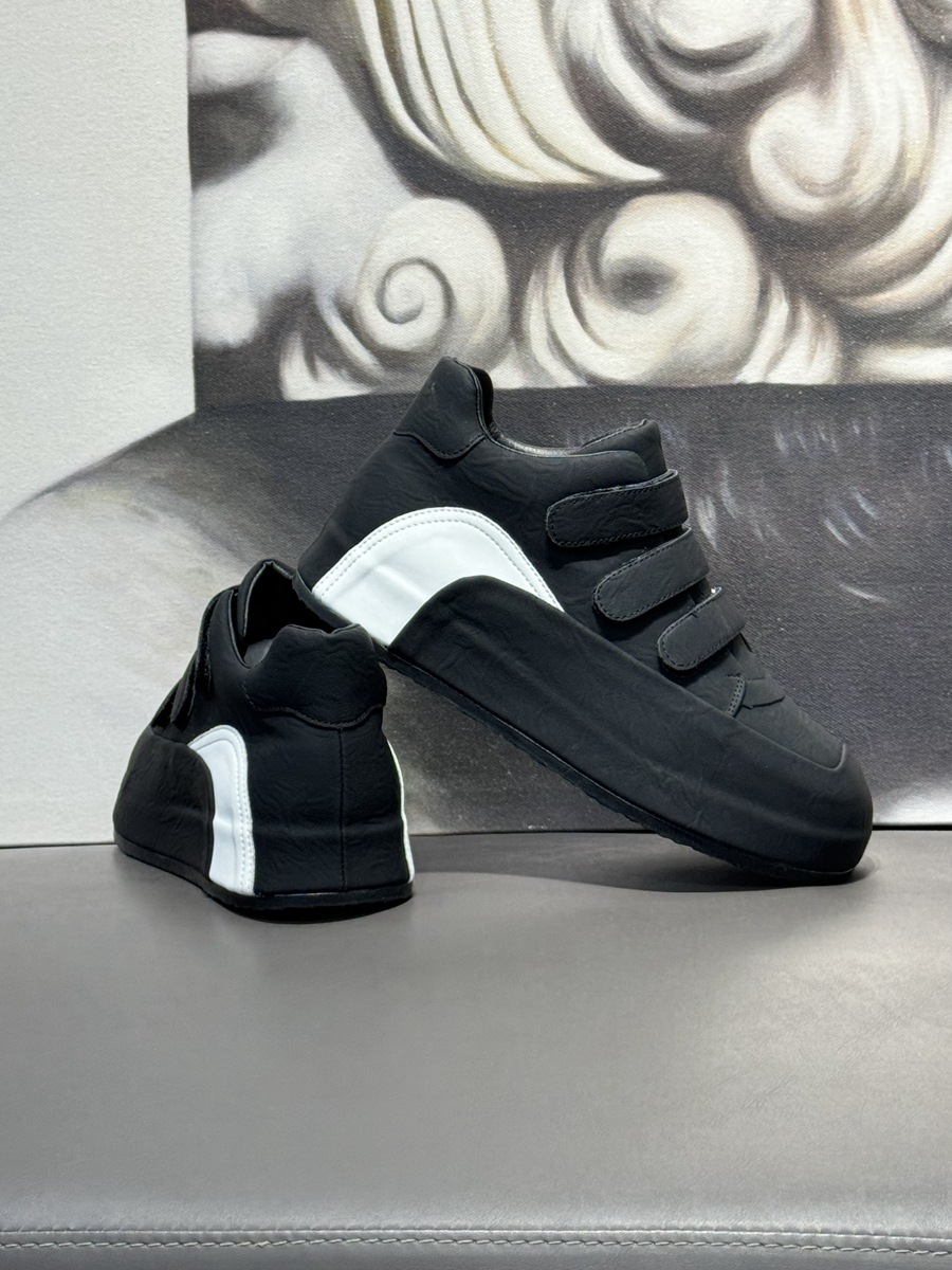 Sneakers alte da uomo in velluto con chiusura a strappo_voghion.com